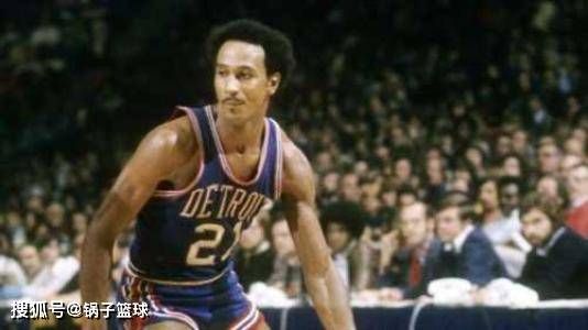 在攻守两端 在攻守两端