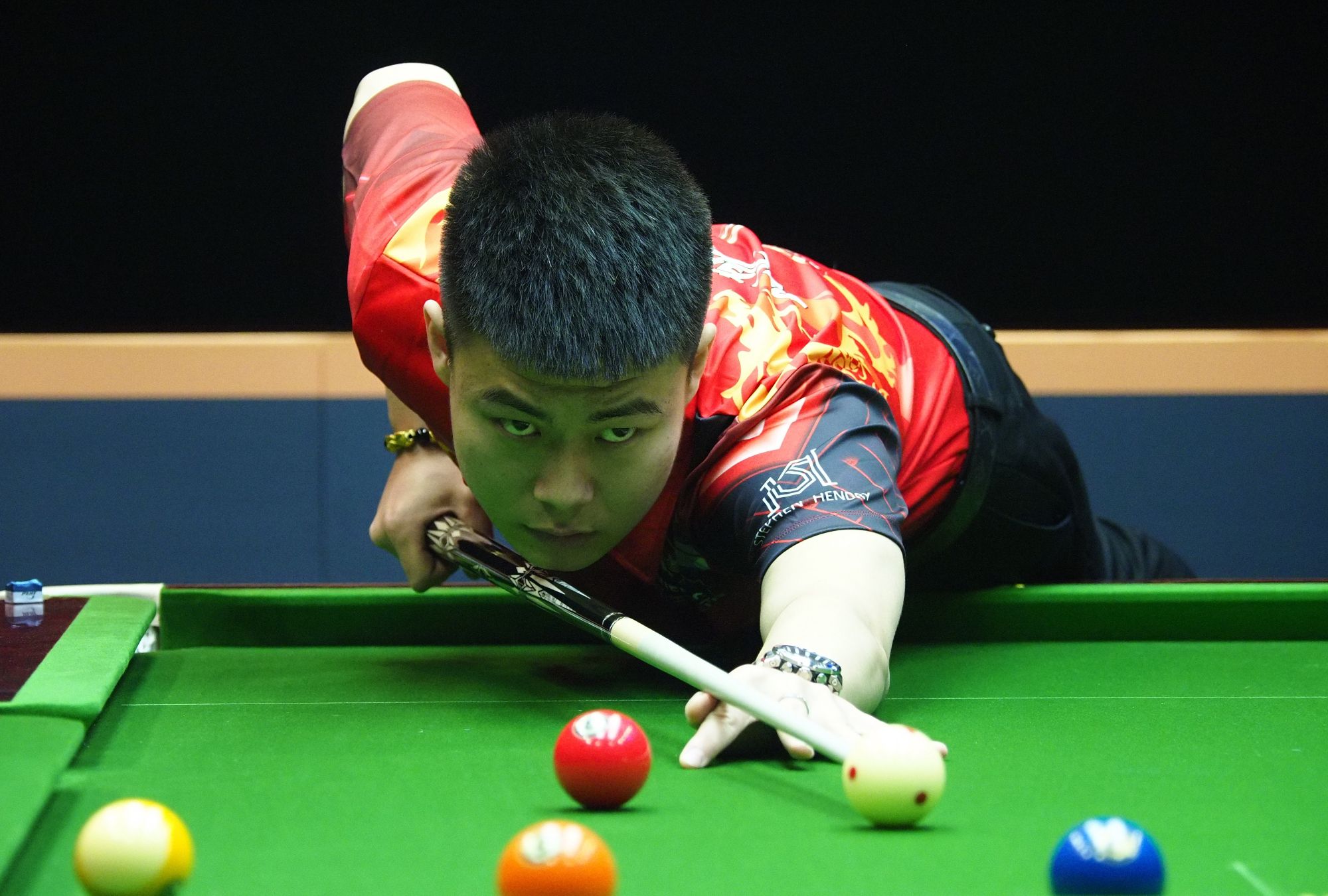 奔驰文化中 奔驰文化中